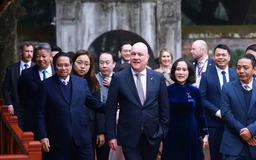 Thủ tướng Phạm Minh Chính và Thủ tướng New Zealand thăm Văn Miếu - Quốc Tử Giám