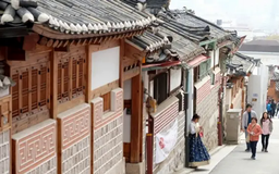 Hàn Quốc hạn chế du khách thăm làng cổ Bukchon