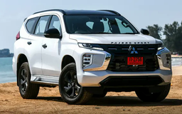 Mitsubishi Pajero Sport giảm giá gần 300 triệu đồng