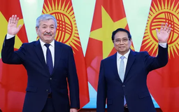 Lễ đón Thủ tướng Kyrgyzstan thăm chính thức Việt Nam