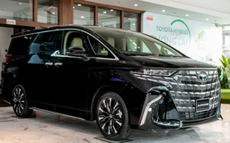 Toyota Việt Nam triệu hồi Alphard vì nắp ca-pô biến dạng