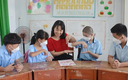 Cần bổ sung gần 6.500 giáo viên hỗ trợ giáo dục người khuyết tật