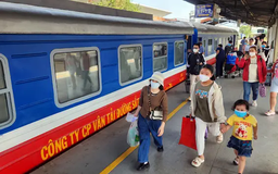 Tàu khách Bắc - Nam tăng chuyến, giảm giá vé