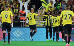 Al Ittihad duy trì ngôi đầu bảng