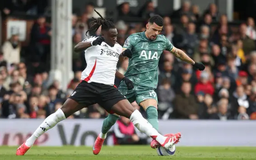 Fulham thắng dễ Tottenham