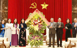 Trung ương Hội LHPN Việt Nam chúc mừng Đảng bộ Hà Nội