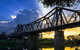 Đi làm qua cầu