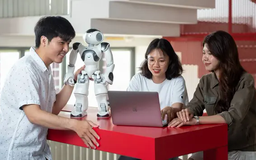 Dạy học sinh làm chủ AI