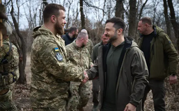Tổng thống Ukraine thăm căn cứ ở vùng Donetsk