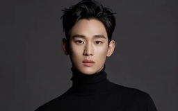Kim Soo Hyun lộ diện giữa 'tâm bão' đời tư