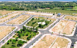 Thận trọng đầu tư trước tin đồn sáp nhập
