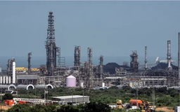Mỹ áp thuế 25% với các nước mua dầu từ Venezuela