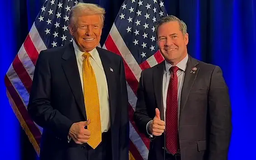 Ông Trump bảo vệ ông Waltz trong vụ lộ nhóm chat mật