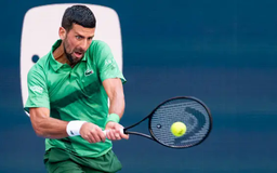 Djokovic thể hiện bản lĩnh của một huyền thoại