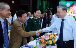 Tổng Bí thư gặp mặt cán bộ lão thành cách mạng