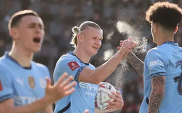 Manchester City ngược dòng vào bán kết FA Cup