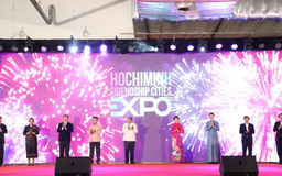 Hàng trăm doanh nghiệp Việt Nam 'chào sân' tại Lào