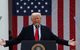 Các chuyên gia chỉ trích chính sách thuế của ông Trump