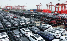 Canada áp thuế 25% đối với ô tô Mỹ