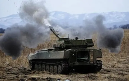 Pháo tự hành của Nga phá hủy xe chiến đấu Ukraine