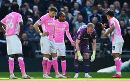 Premier League xác định đội đầu tiên xuống hạng