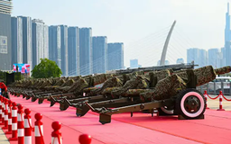 Trận địa pháo dọc bờ sông Sài Gòn phục vụ lễ 30/4