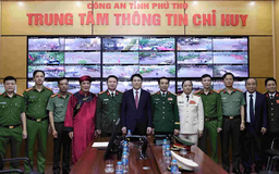 Chủ tịch nước thăm cán bộ, chiến sĩ Công an Phú Thọ