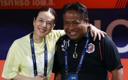 Madam Pang sa thải HLV Thái Lan