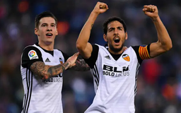 Valencia giành chiến thắng sít sao