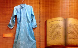 Di sản áo dài đi qua khói lửa chiến tranh