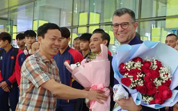 HLV Cristiano Roland chia tay U17 Việt Nam