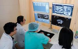 Việt Nam làm chủ công nghệ loại bỏ khối u không mổ