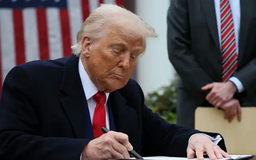 Tổng thống Trump xem xét áp thuế khoáng sản thiết yếu