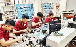 Tìm nguồn nhân lực chất lượng cao từ trên ghế nhà trường