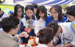 Đối thoại, tư vấn tuyển sinh - hướng nghiệp năm 2025