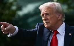 Ông Trump dọa cắt thêm 1 tỷ USD tiền tài trợ Harvard
