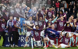 Burnley & Leeds United trở lại Premier League 2025/2026