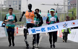 Cuộc thi marathon robot hình người đầu tiên trên thế giới