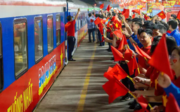 Hai 'Đoàn tàu Thống Nhất’ lăn bánh từ hai đầu đất nước