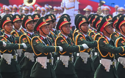 Diễu binh, diễu hành kỷ niệm 50 năm thống nhất đất nước