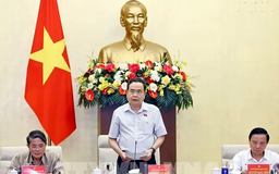 Kỳ họp lịch sử, quyết định những vấn đề lịch sử