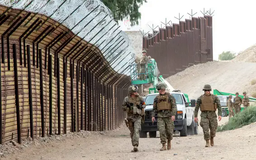 Quân đội Mỹ tăng cường củng cố hàng rào biên giới Mexico