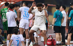 Xuân Son biến Hàng Đẫy thành vũ trường samba nóng bỏng