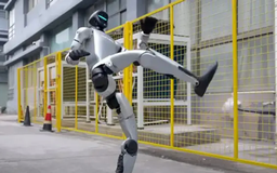 Trung Quốc triển khai robot cảnh sát