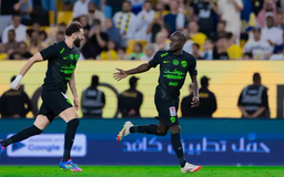 Al Ittihad ngược dòng đánh bại Al Nassr