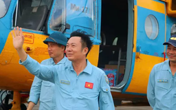 Tiễn đoàn phi công trong lễ diễu binh trở về đơn vị