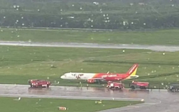Máy bay Vietjet Air trượt khỏi đường băng khi hạ cánh