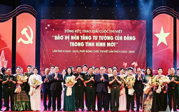 Trao giải thi viết bảo vệ nền tảng tư tưởng của Đảng