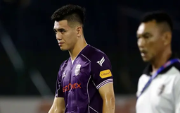 Tiến Linh 'tịt ngòi', HLV Kim Sang-sik thêm nỗi lo