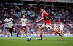 Sao trẻ 18 tuổi được Man United vinh danh